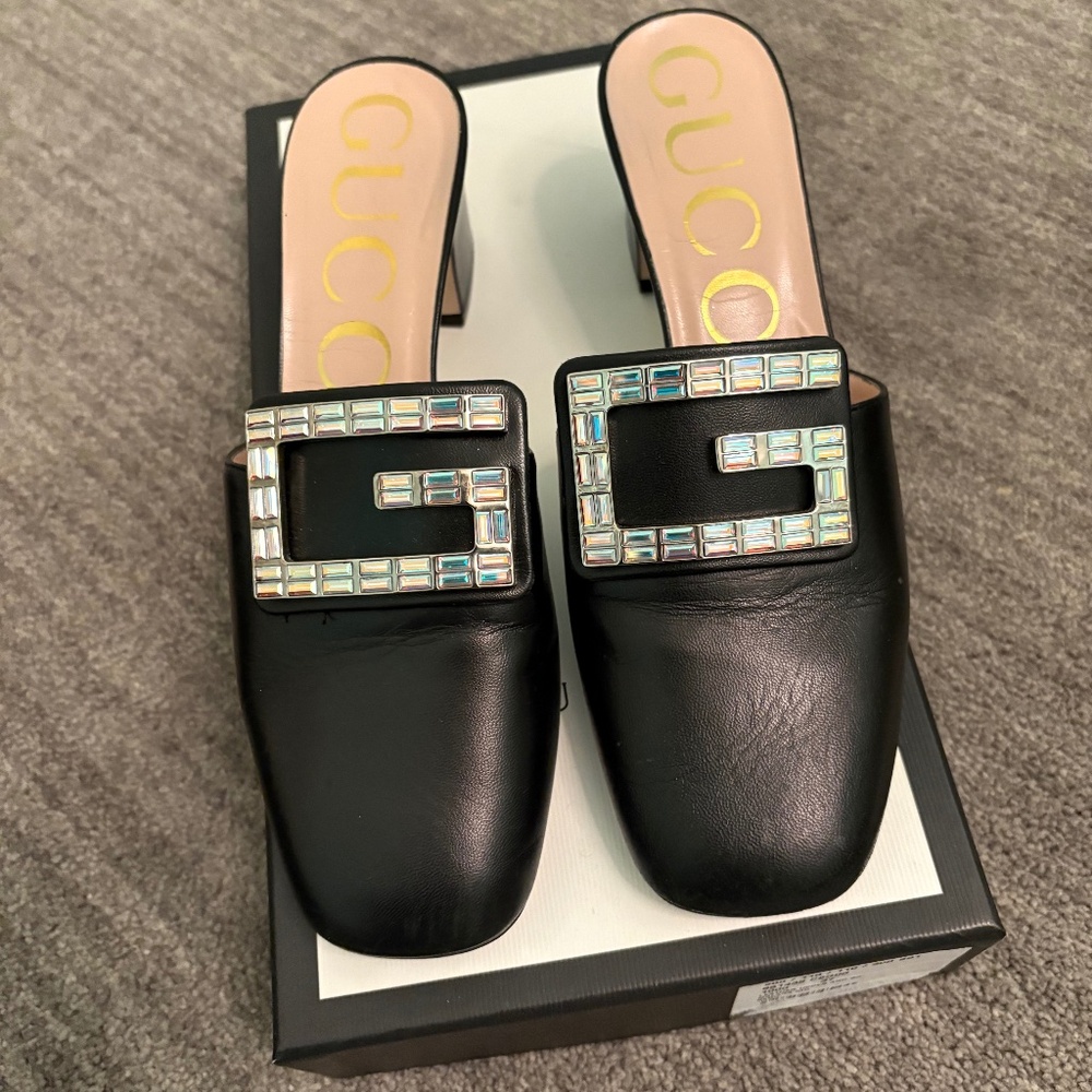 Gucci leather Crystal GG Mule Heel size 7 comes with box